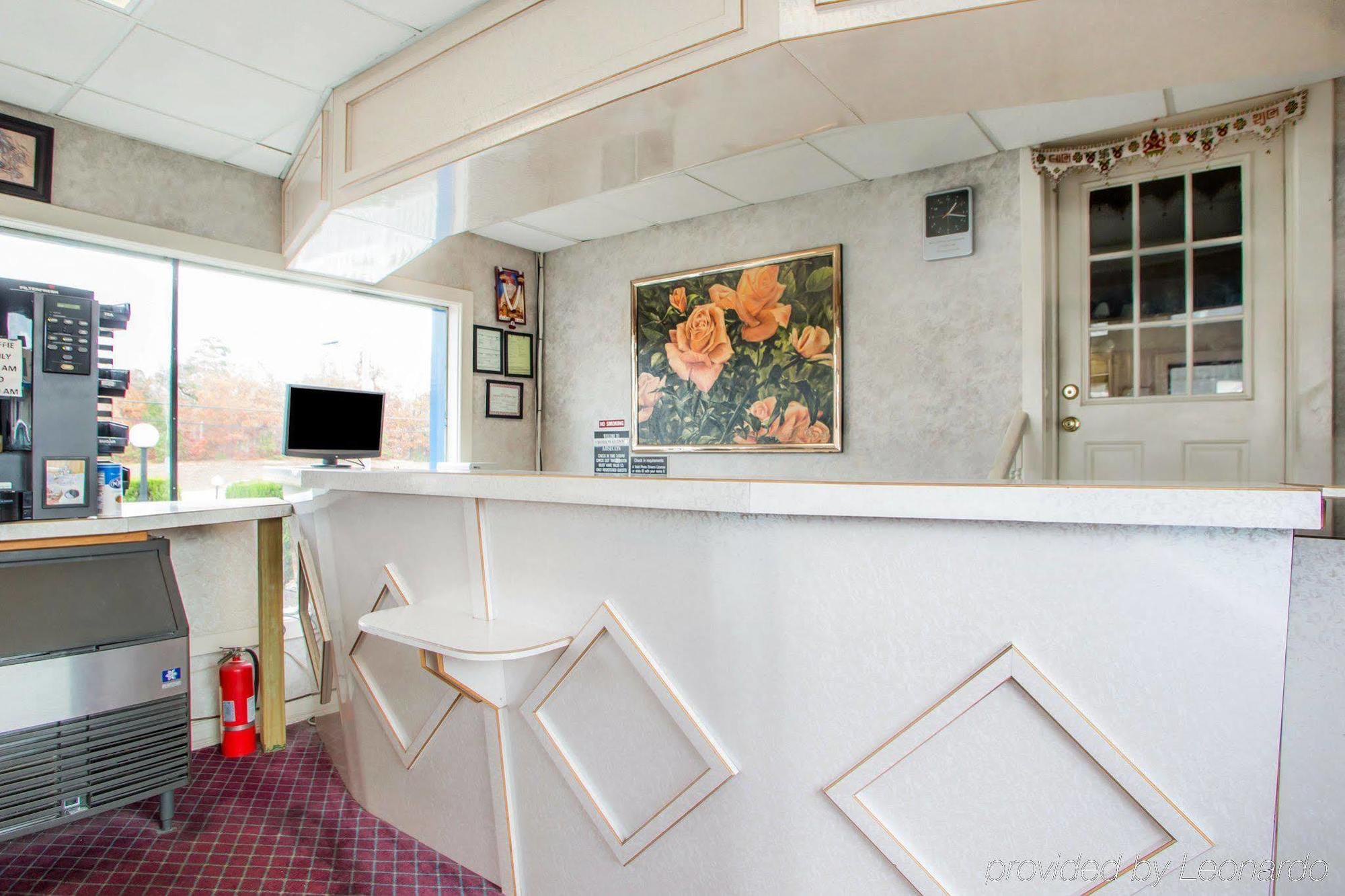 Rodeway Inn Parkway Galloway Extérieur photo