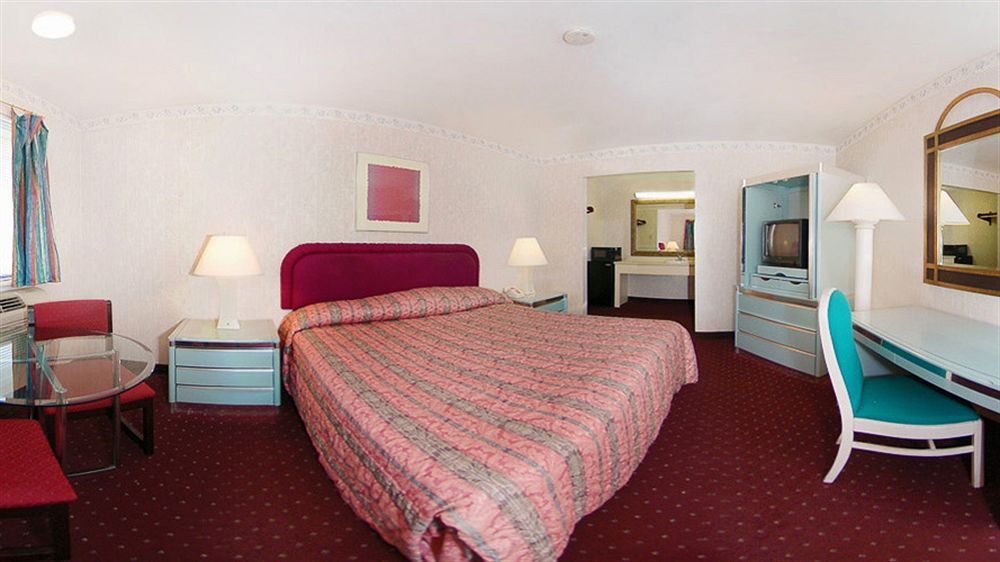 Rodeway Inn Parkway Galloway Extérieur photo